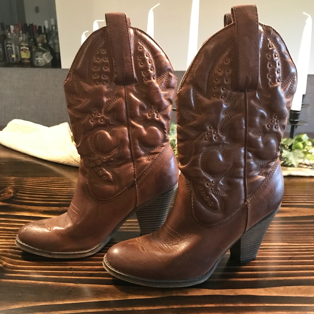 Cowboy boots (DSW)